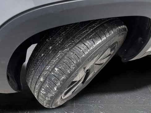 Used 2024 Volkswagen Atlas SE w/ Panoramic Sunroof Package image 38