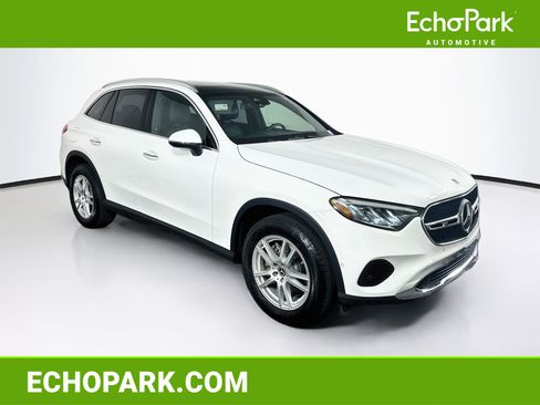 Used 2025 Mercedes-Benz GLC 300 image 1