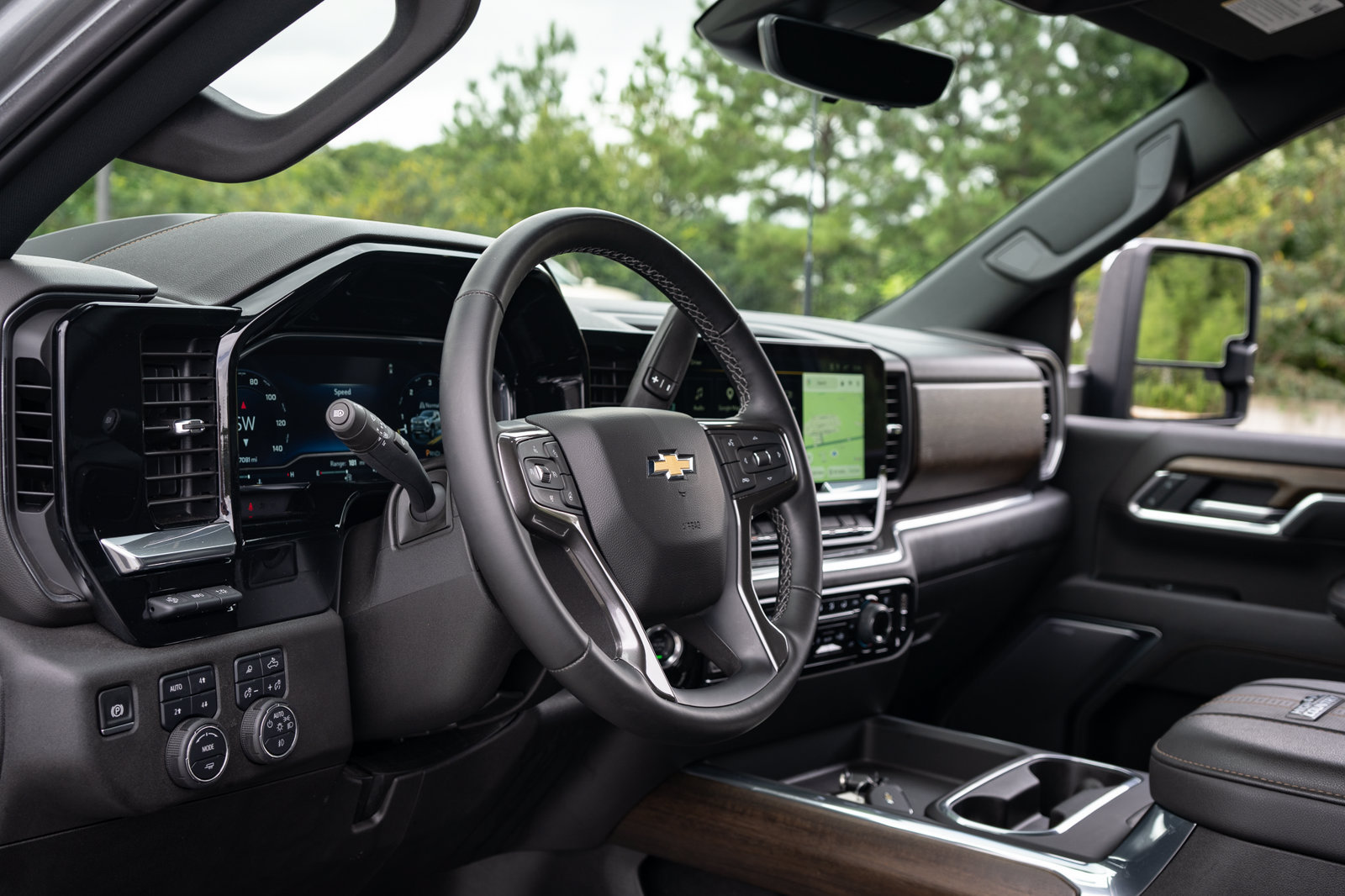 Used 2025 Chevrolet Silverado 2500 High Country w/ Technology Package AWD/4WD image 26