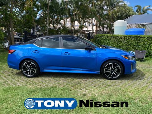 Used 2024 Nissan Sentra SR w/ SR Premium Package FWD image 8