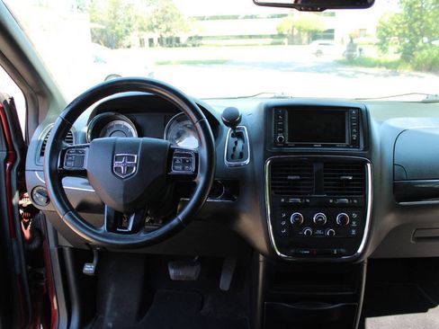 Used 2018 Dodge Grand Caravan SE FWD image 31