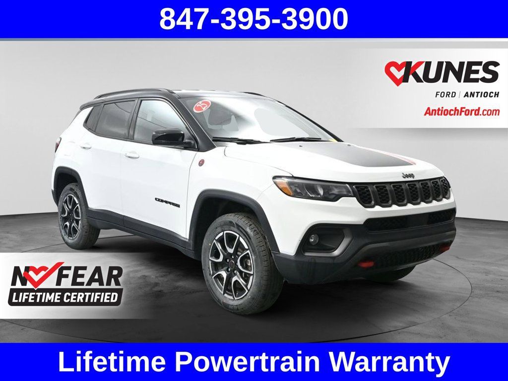 Used 2025 Jeep Compass Trailhawk AWD/4WD image 1