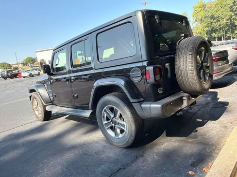 Used 2021 Jeep Wrangler Unlimited Sahara AWD/4WD image 5