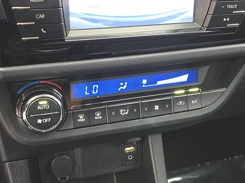 Used 2014 Toyota Corolla S FWD image 21