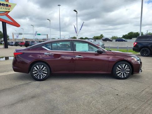 Used 2024 Nissan Altima 2.5 SV FWD image 21