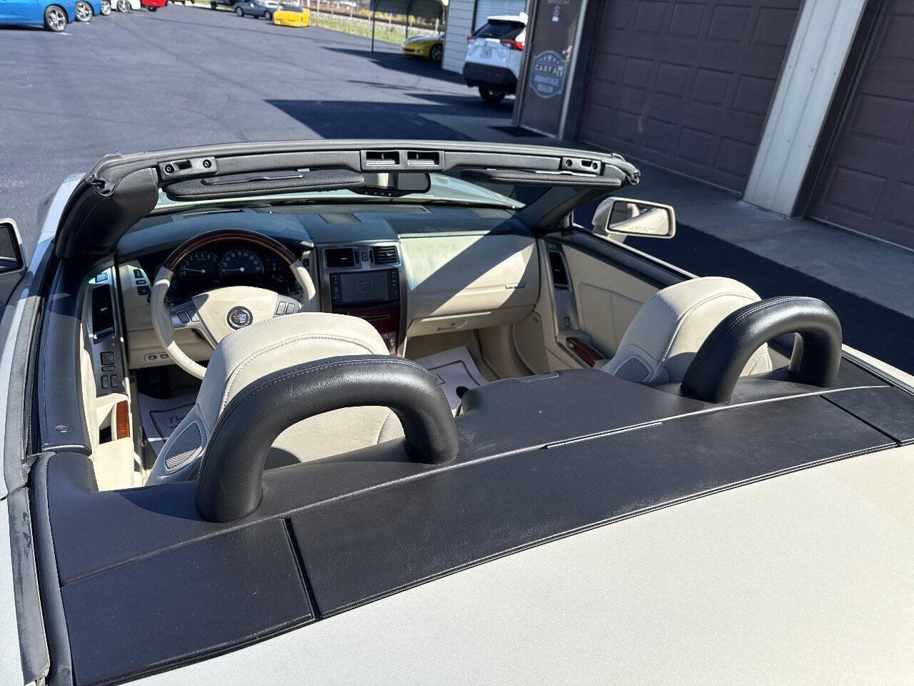 Used 2006 Cadillac XLR RWD image 50