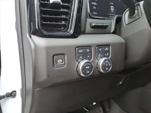 Used 2025 GMC Sierra 2500 AT4 w/ Technology Package image 10