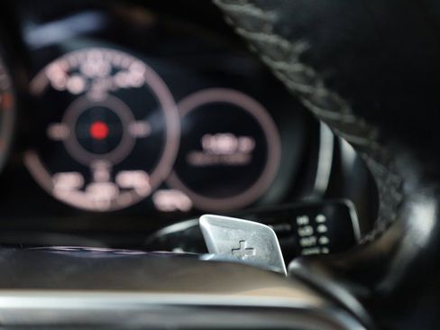 Used 2018 Porsche Panamera 4 image 32