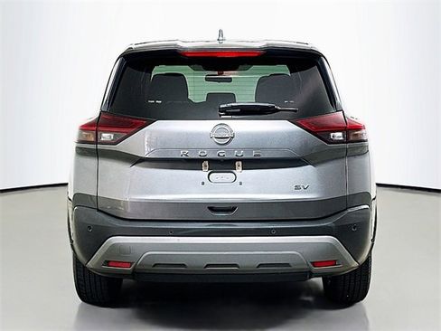 Used 2023 Nissan Rogue SV image 6