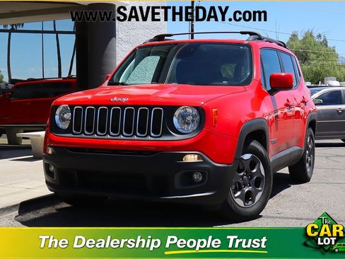 Used 2018 Jeep Renegade Latitude FWD image 1