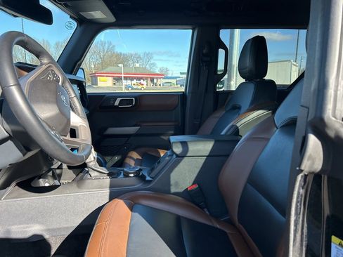 Used 2023 Ford Bronco Outer Banks image 12