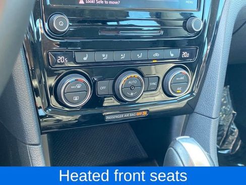 Used 2022 Volkswagen Passat 2.0T image 10