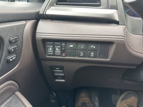 Used 2019 Honda Odyssey Touring image 18
