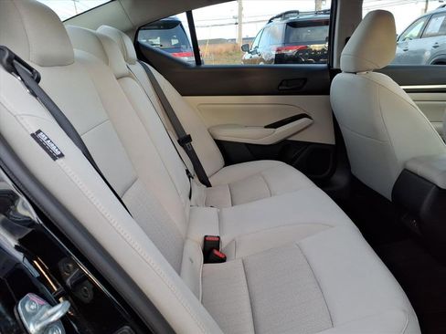 Certified 2023 Nissan Altima 2.5 SV image 6