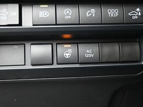 Used 2023 Toyota Tundra Limited AWD/4WD image 21
