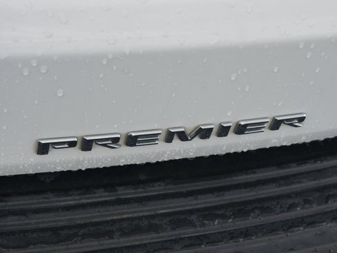 Used 2023 Chevrolet Suburban Premier RWD image 18