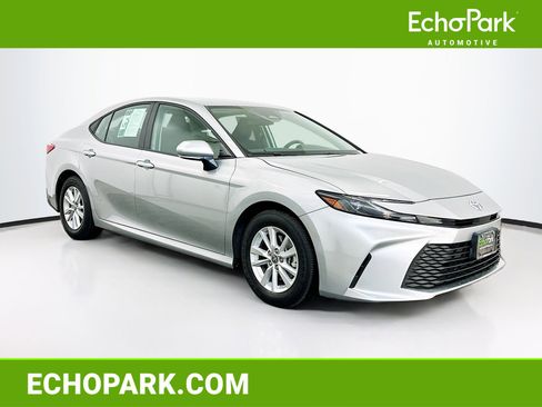 Used 2025 Toyota Camry LE image 1