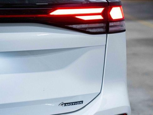 New 2026 Volkswagen Tiguan SE image 6