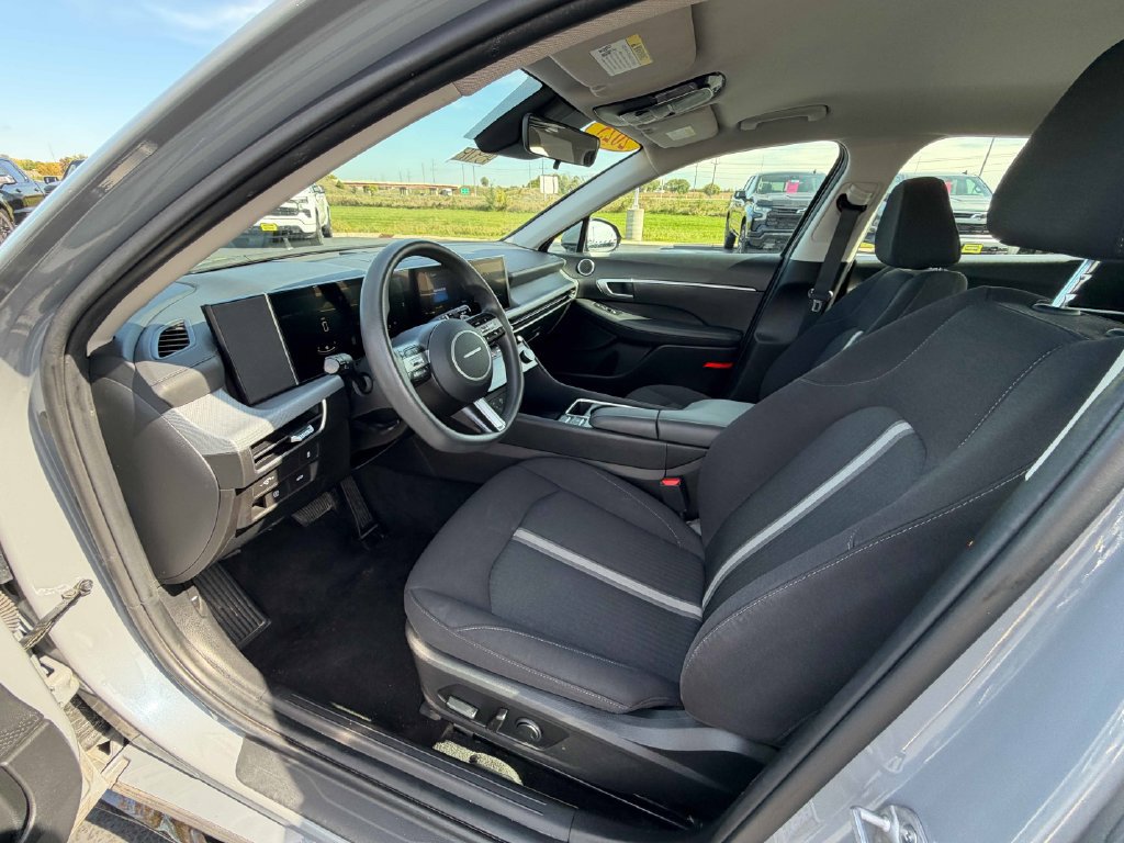Used 2025 Hyundai Sonata SEL FWD image 17