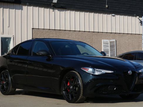 Used 2021 Alfa Romeo Giulia Ti w/ Nero Edizione image 6