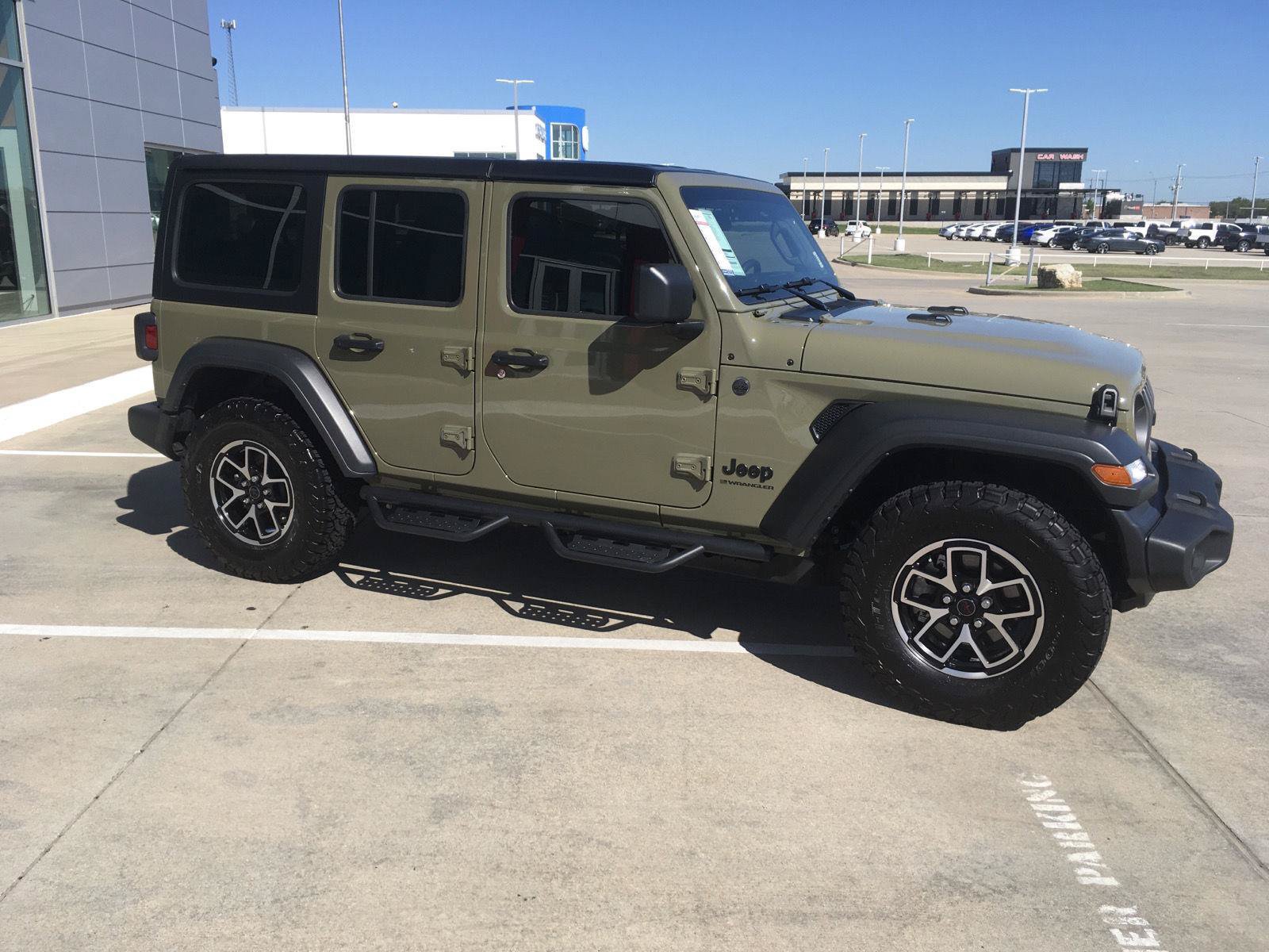 Used 2026 Jeep Wrangler Unlimited Sport AWD/4WD image 5