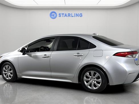 Used 2022 Toyota Corolla LE image 4