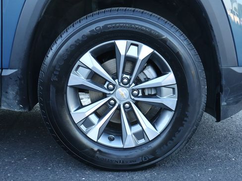 Used 2025 Chevrolet Equinox LT w/ Convenience Package II FWD image 23