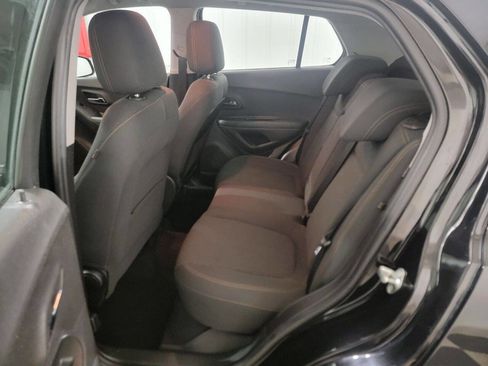 Used 2018 Chevrolet Trax LS AWD/4WD image 15