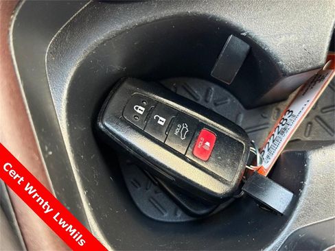 Used 2020 Toyota RAV4 Limited image 31