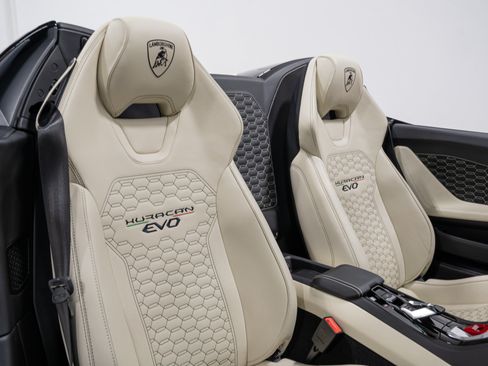 Used 2024 Lamborghini Huracan EVO AWD/4WD image 74