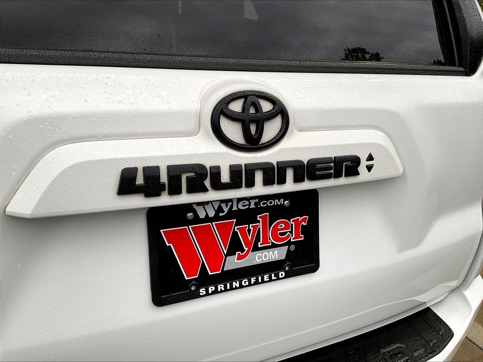 Used 2022 Toyota 4Runner SR5 Premium w/ Moonroof Package AWD/4WD image 24