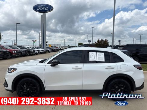 Used 2023 Honda HR-V Sport image 2