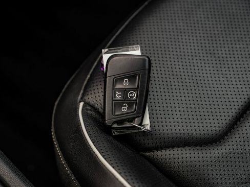 Used 2022 Volkswagen Tiguan SEL R-Line image 72