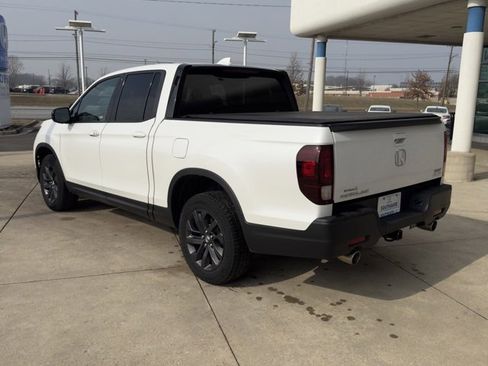 Certified 2023 Honda Ridgeline Sport image 3