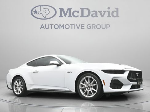 Used 2025 Ford Mustang GT Premium RWD image 24