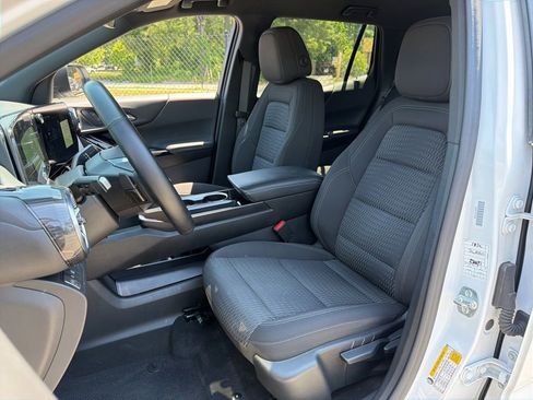 Used 2025 Chevrolet Equinox LT FWD image 21