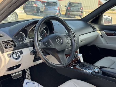 Used 2011 Mercedes-Benz C 350 Sport image 8