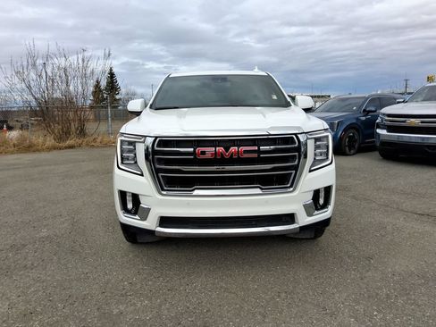Used 2023 GMC Yukon XL SLT AWD/4WD image 3