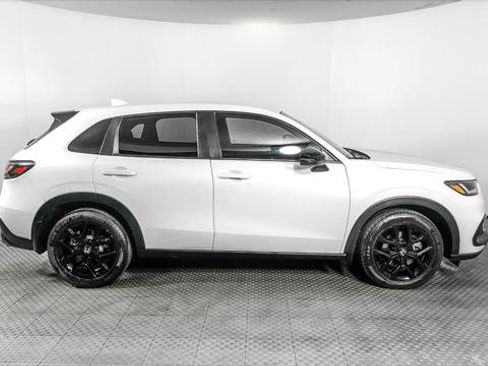 Used 2024 Honda HR-V Sport image 9