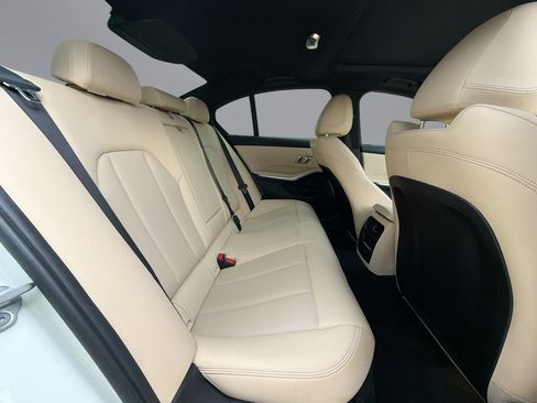 Used 2024 BMW 330i Sedan w/ Premium Package RWD image 17