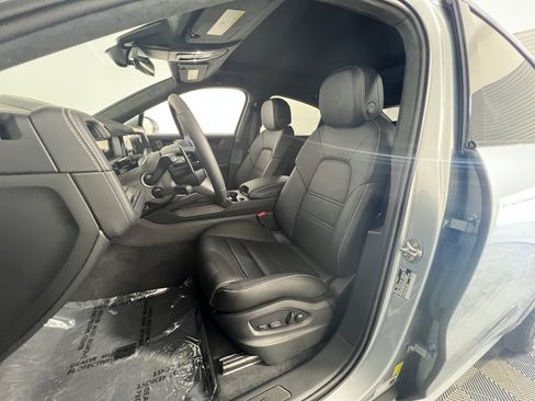 Certified 2026 Porsche Cayenne GTS AWD/4WD image 5