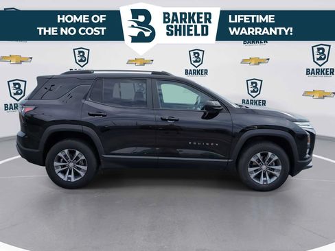 Used 2025 Chevrolet Equinox LT w/ Convenience Package II FWD image 9