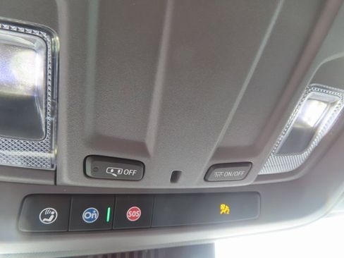 Used 2025 Chevrolet Silverado 1500 LT image 34