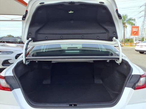 Used 2025 Toyota Camry LE image 6