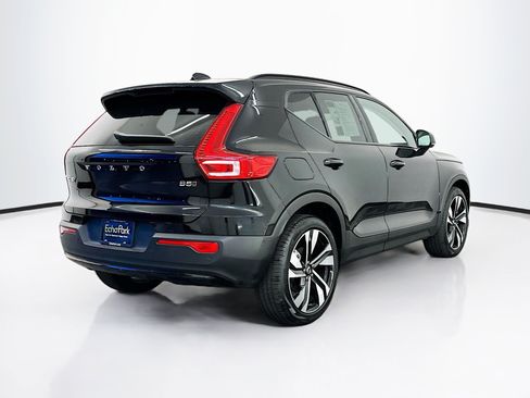 Used 2025 Volvo XC40 B5 Plus AWD/4WD image 9