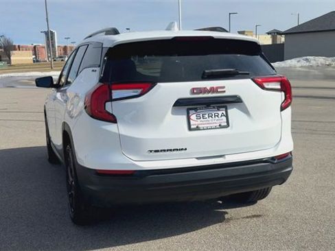 Used 2023 GMC Terrain SLE w/ Elevation Edition image 7