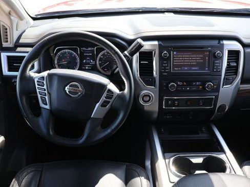 Used 2016 Nissan Titan SL image 10