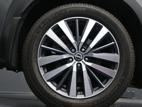 Used 2022 Nissan Pathfinder Platinum w/ Cargo Package FWD image 9