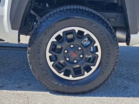 Used 2025 Toyota Tacoma TRD Off-Road image 22