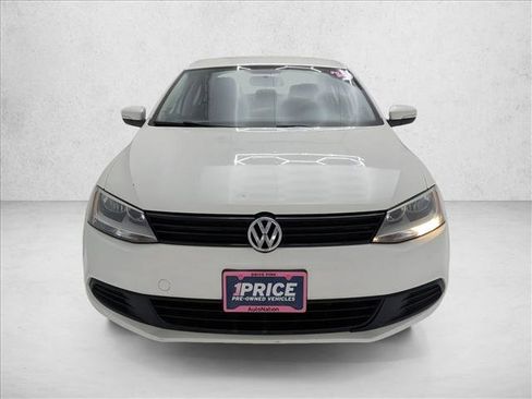 Used 2014 Volkswagen Jetta SE image 2